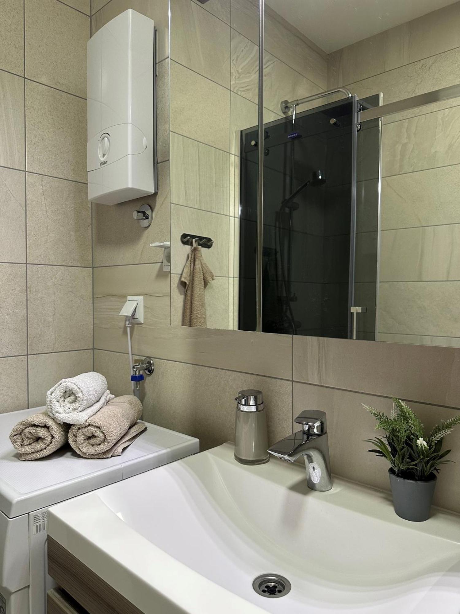 Captain'S Luxury Apartments موستار المظهر الخارجي الصورة