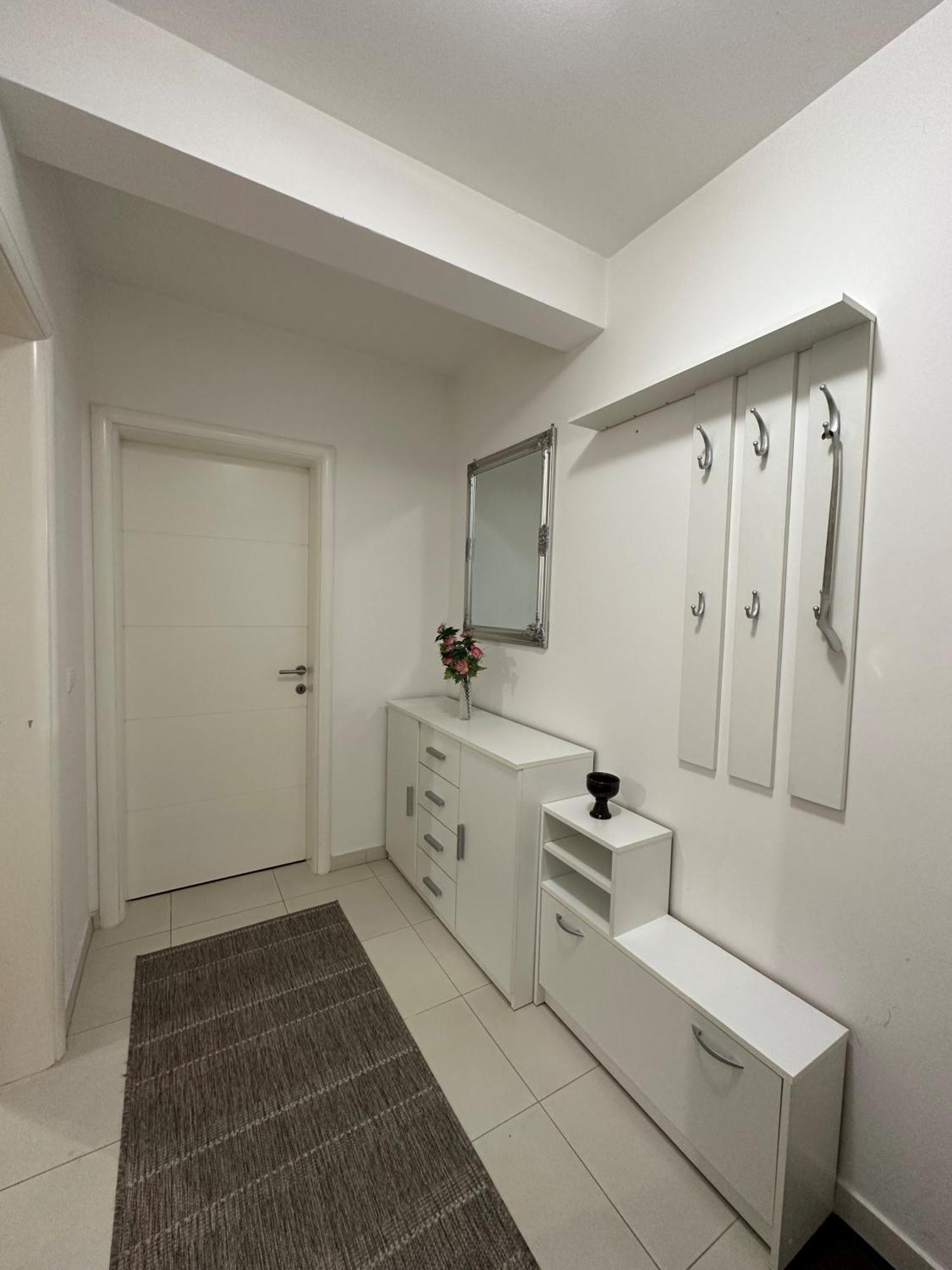 Captain'S Luxury Apartments موستار المظهر الخارجي الصورة