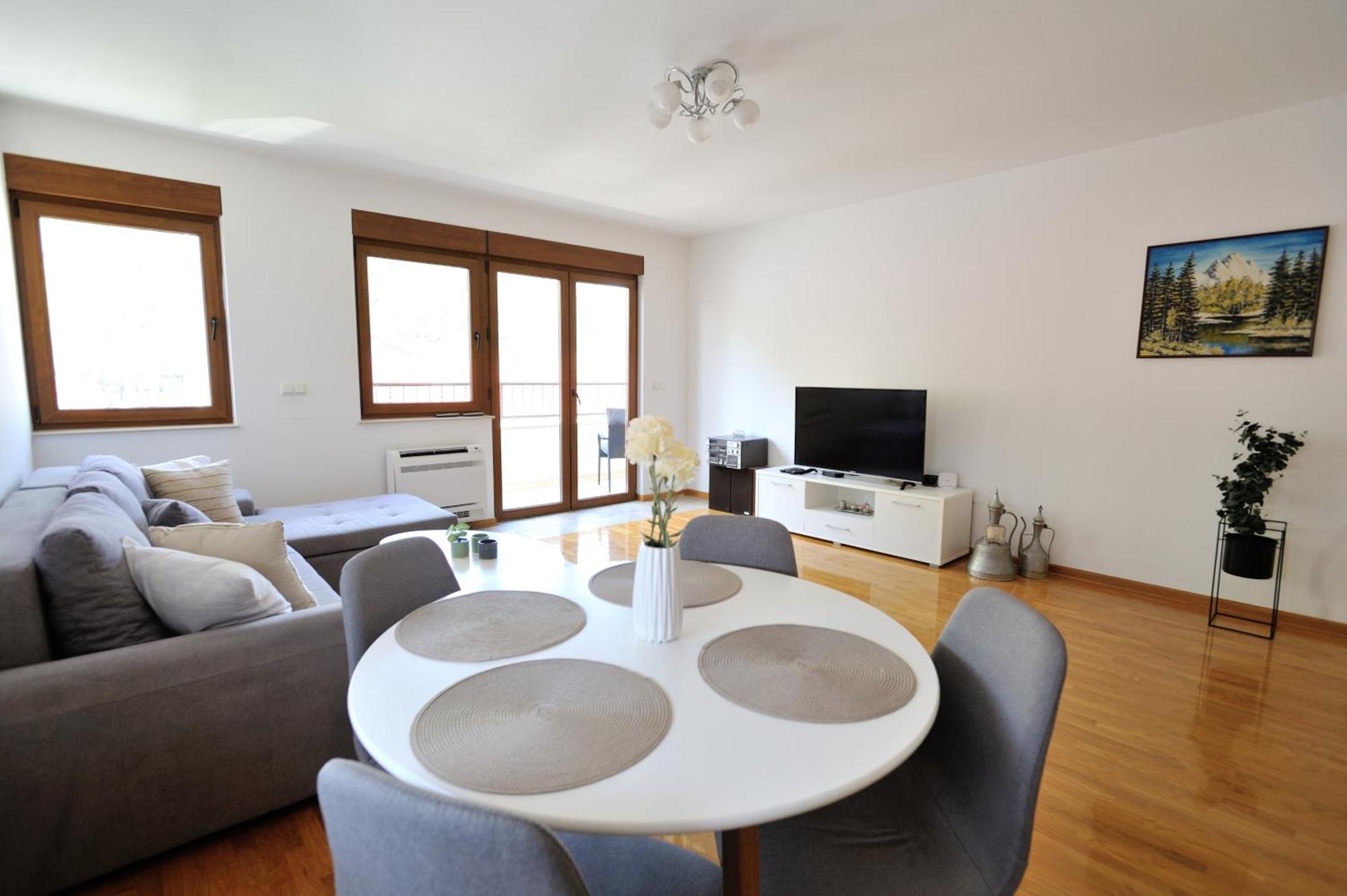 Captain'S Luxury Apartments موستار المظهر الخارجي الصورة