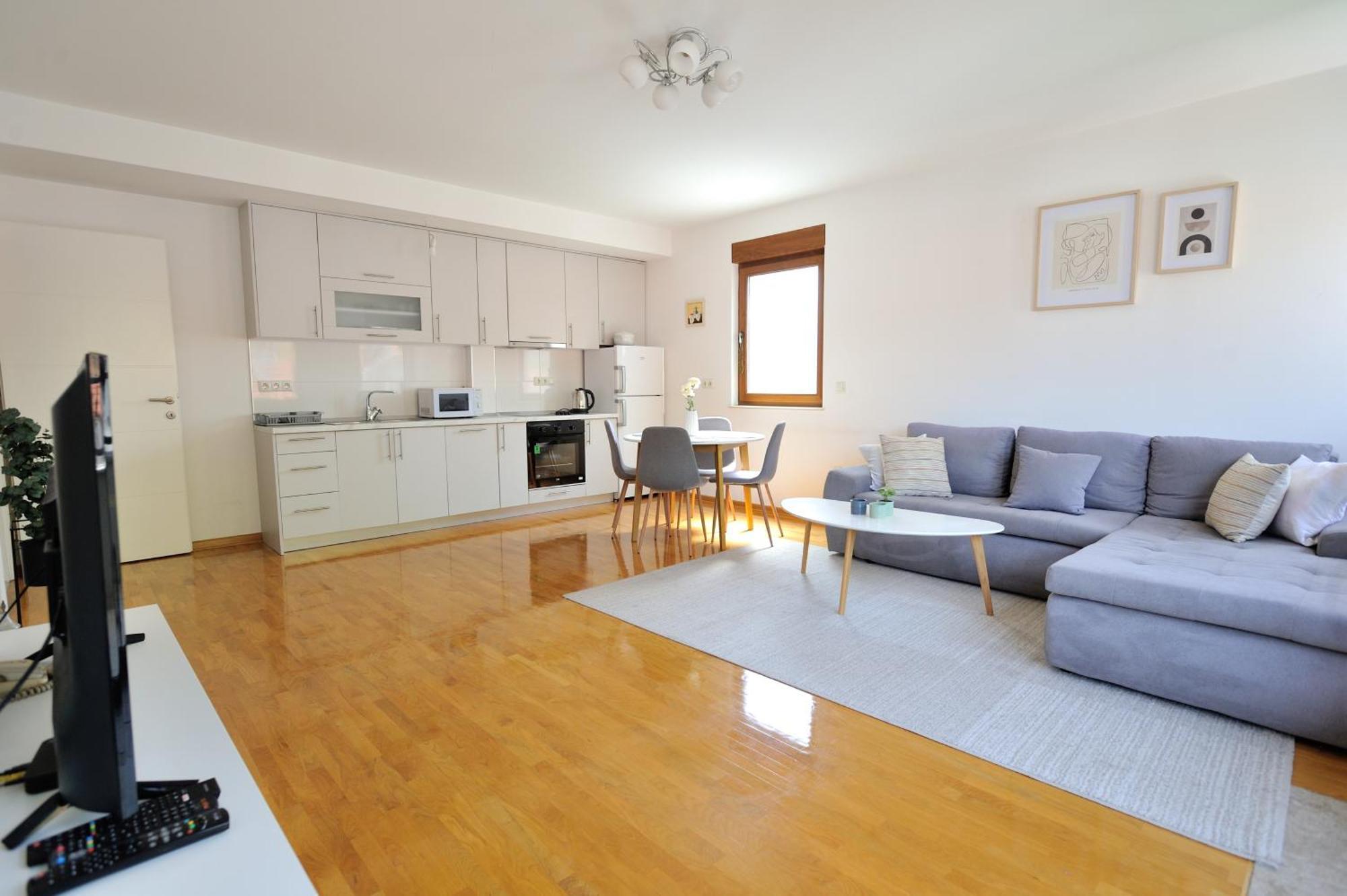 Captain'S Luxury Apartments موستار المظهر الخارجي الصورة