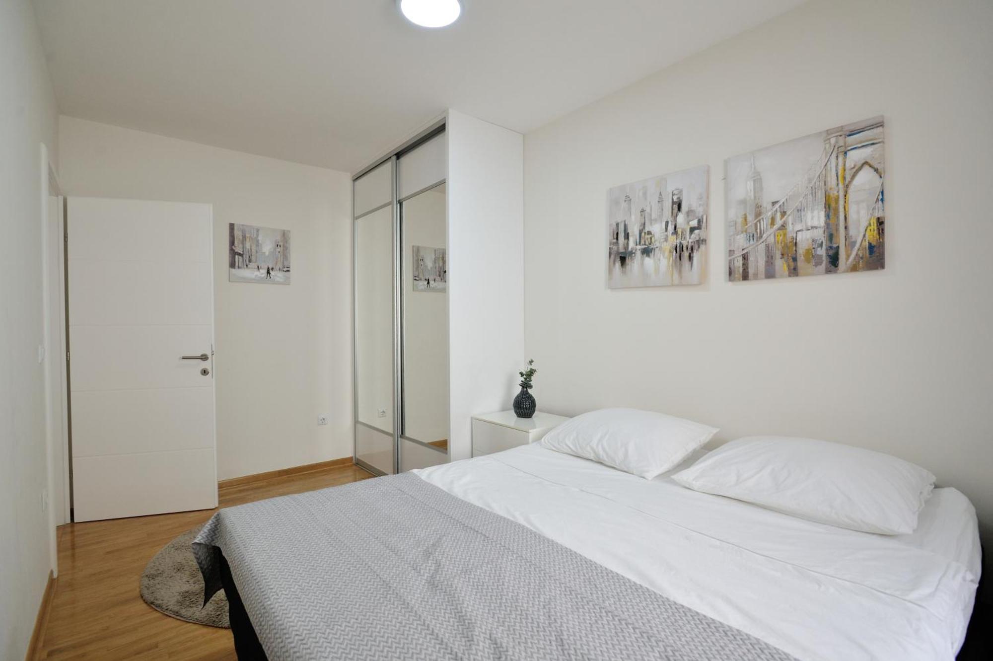 Captain'S Luxury Apartments موستار المظهر الخارجي الصورة