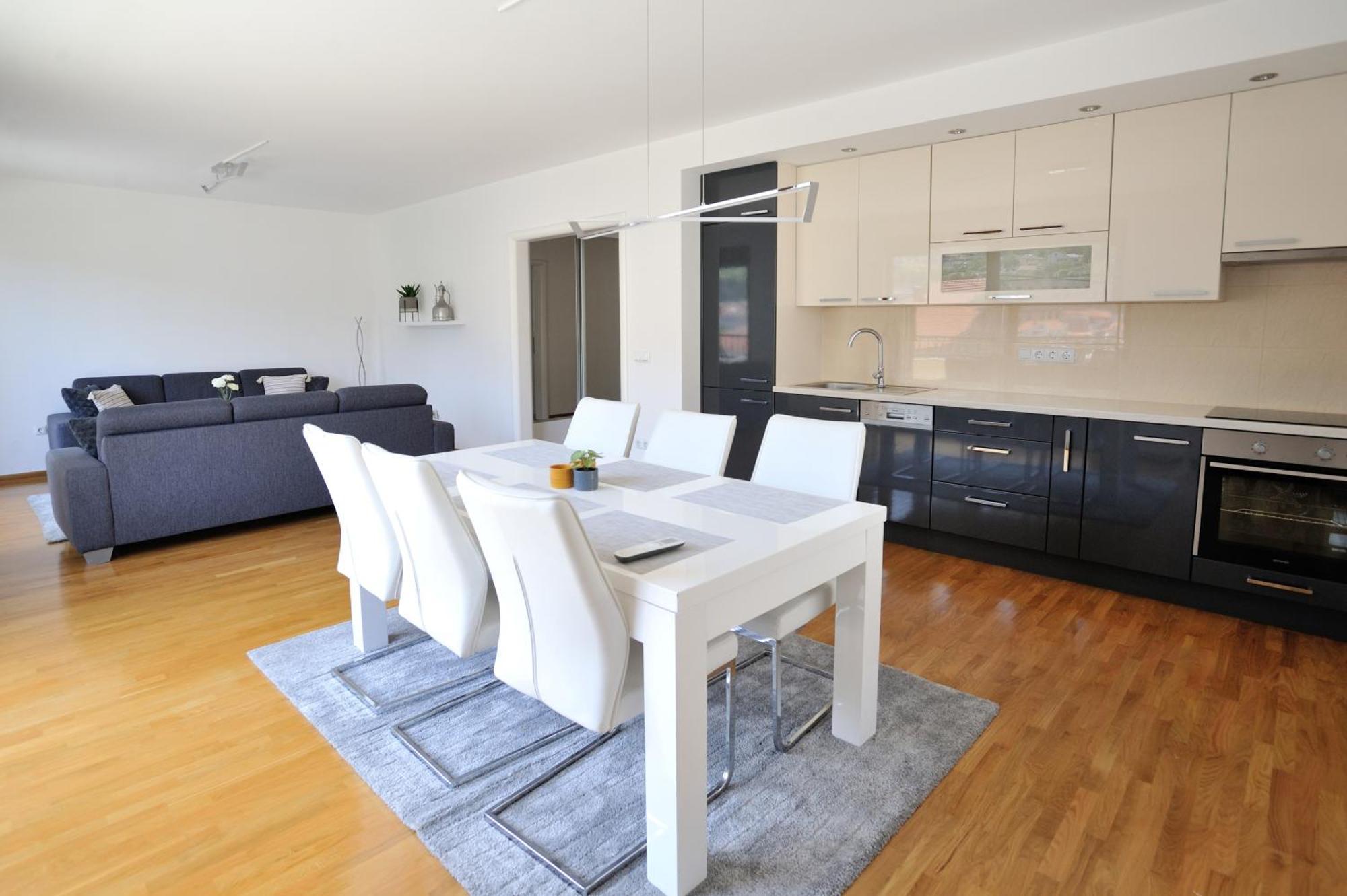 Captain'S Luxury Apartments موستار المظهر الخارجي الصورة